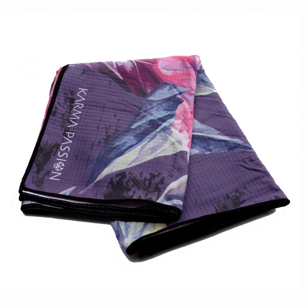 Designerski ręcznik do jogi Love you Peonies z dolną silikonową warstwą antypoślizgową